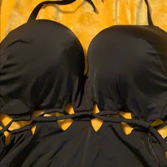 One piece cut out swim. - Picture 2 of 4